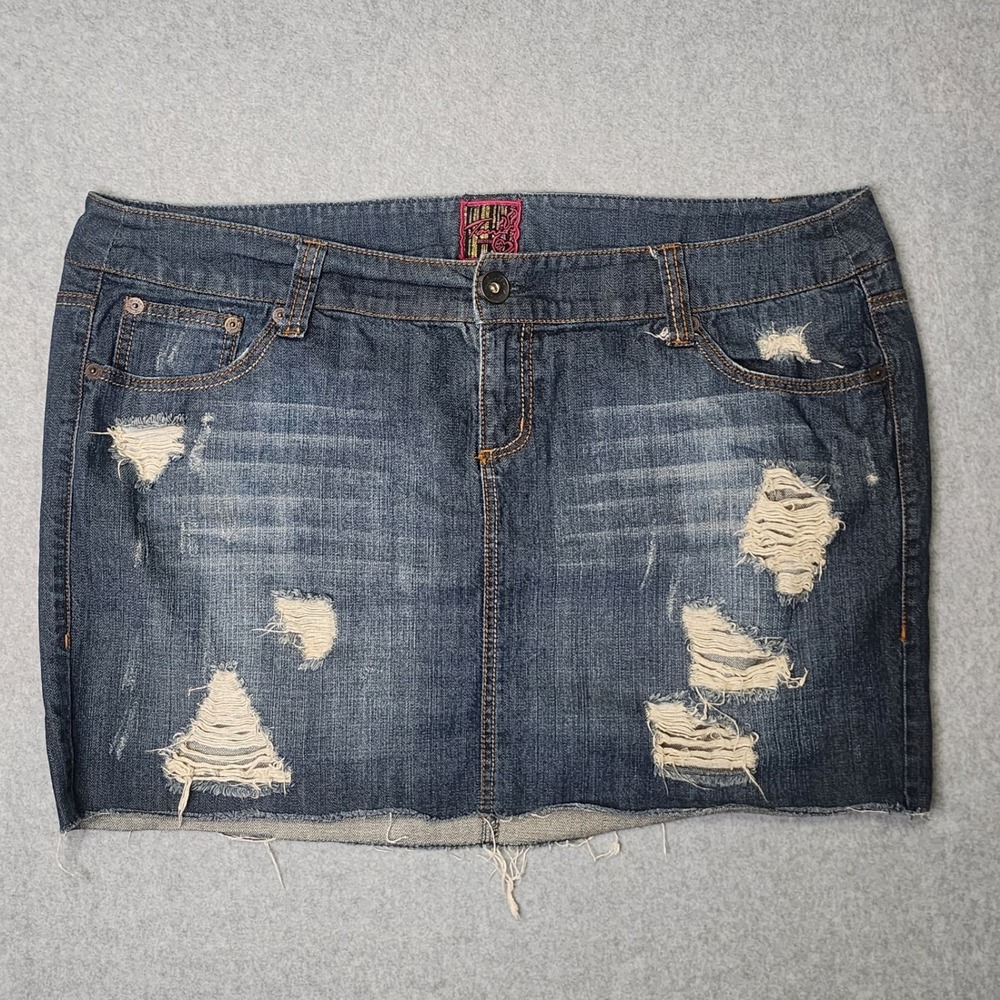 Torrid Denim Mini Skirt Size 20 Blue Distressed Ripped Raw Hem Y2K Edgy Grunge